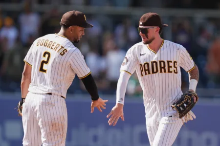Padres avoid sweep